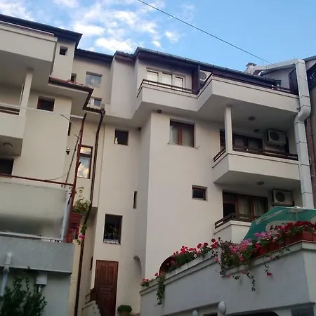Hotel Family Vadjo